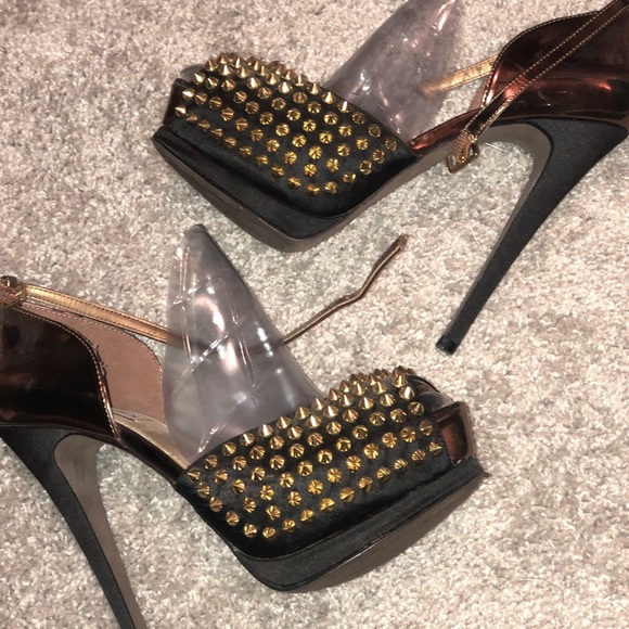 High heels - Picture 3 of 4